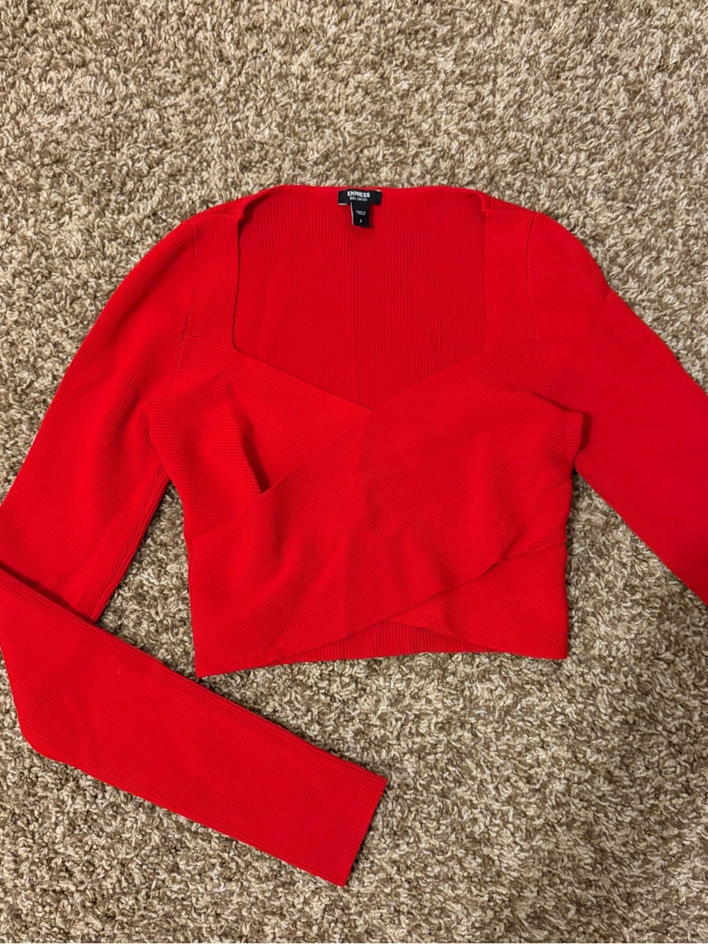 EXPRESS body contour red long sleeve crop top in a S